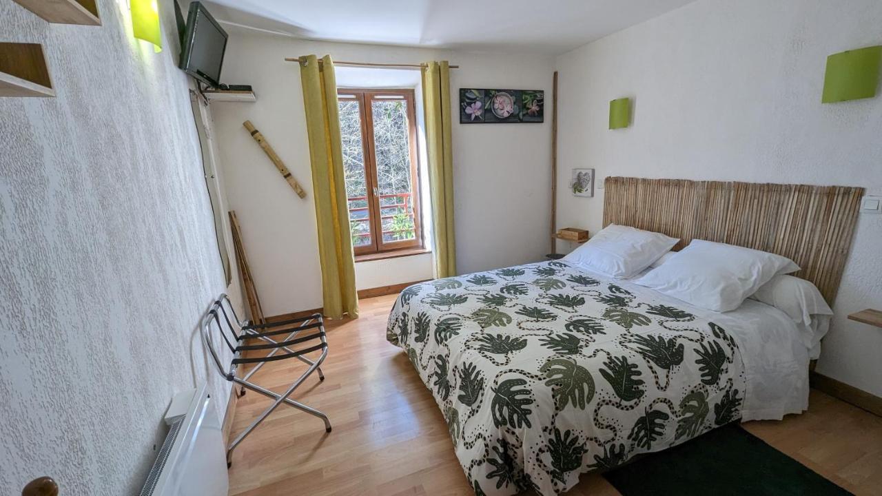 Chambres D'Hotes Les Lits Des Fees Saint-Floret Exterior foto
